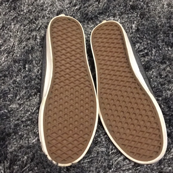Vans - Picture 2 of 2